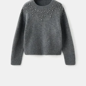 Knitted sweater with sequins